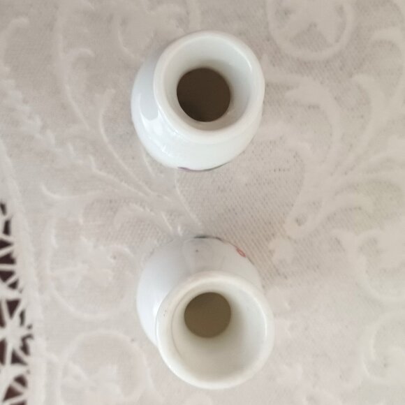 Two Vintage Miniature Bud Vases With Flower Design from Taiwan - Picture 6 of 6